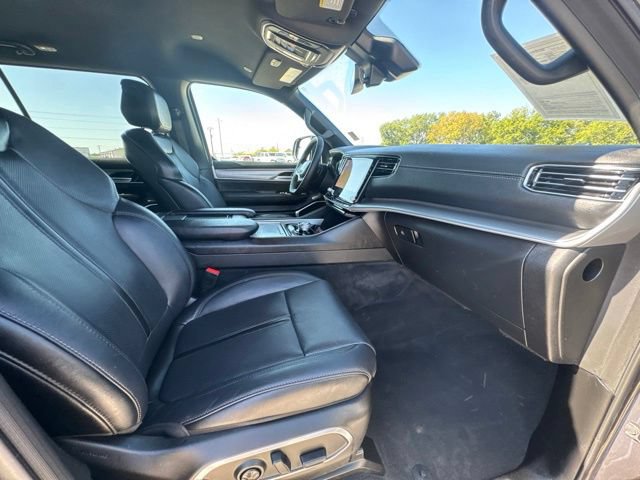 Used 2025 Jeep Wagoneer Series II AWD/4WD image 19