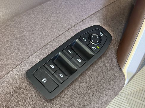 Used 2023 BMW iX xDrive50 w/ Convenience Package AWD/4WD image 12