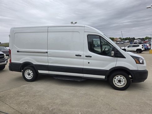 Used 2019 Ford Transit 150 148 Medium Roof RWD image 2