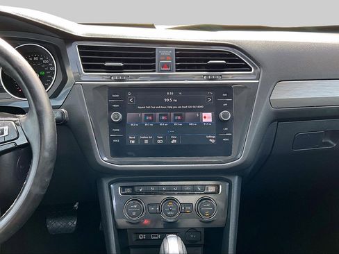 Used 2018 Volkswagen Tiguan SEL image 6