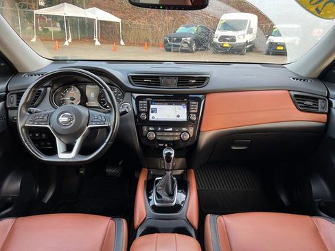 Used 2017 Nissan Rogue SL w/ SL Premium Package image 13