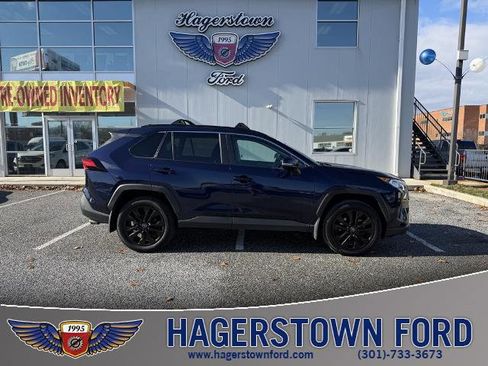 Used 2020 Toyota RAV4 XLE Premium image 1