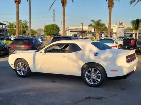 Used 2020 Dodge Challenger SXT image 23