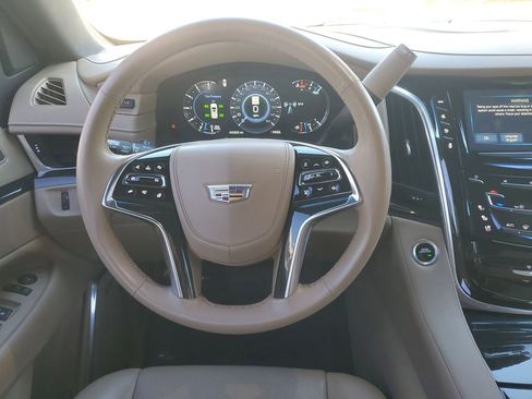 Used 2018 Cadillac Escalade Platinum image 16