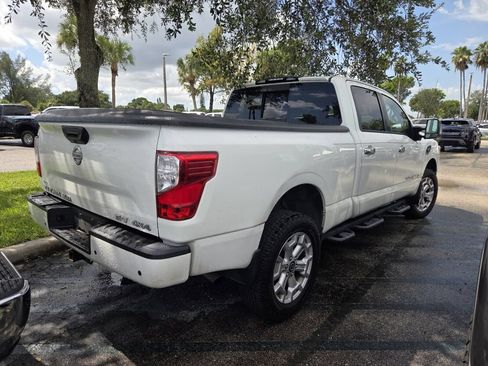Used 2021 Nissan Titan SV w/ SV Convenience Package AWD/4WD image 5