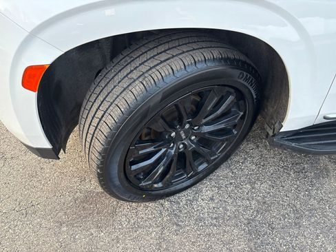 Used 2021 GMC Yukon XL Denali image 27