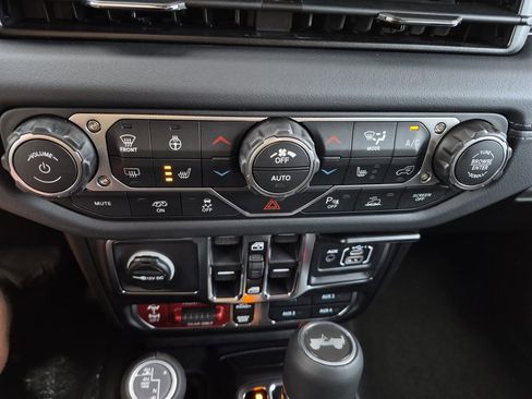 New 2026 Jeep Wrangler Unlimited Rubicon 392 image 25