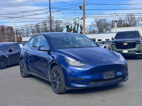 Used 2022 Tesla Model Y Long Range image 1
