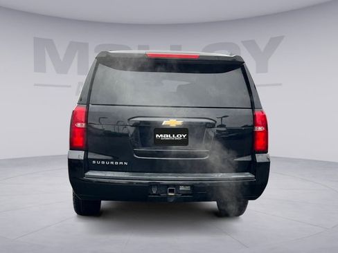 Used 2018 Chevrolet Suburban LT image 4