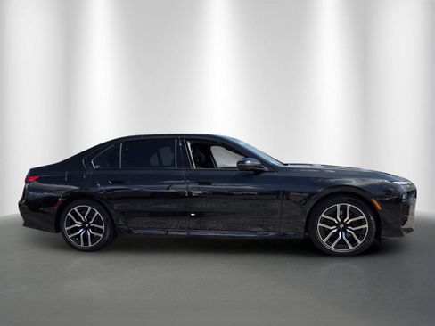 New 2026 BMW 740i RWD image 8