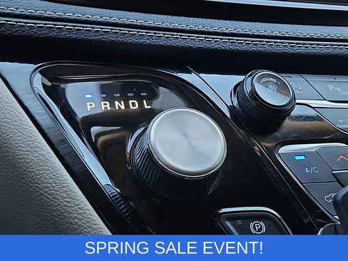 Used 2023 Chrysler Pacifica Touring-L image 24