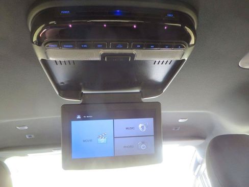 Used 2018 Chrysler Pacifica Touring Plus w/ S Appearance Package FWD image 22