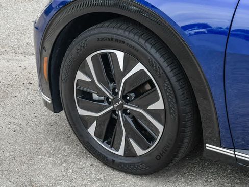 Used 2023 Kia EV6 Wind w/ Wind Technology Package AWD/4WD image 10