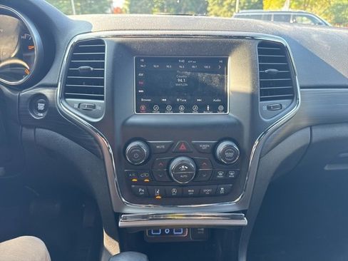 Certified 2021 Jeep Grand Cherokee Laredo w/ Security & Convenience Group image 13