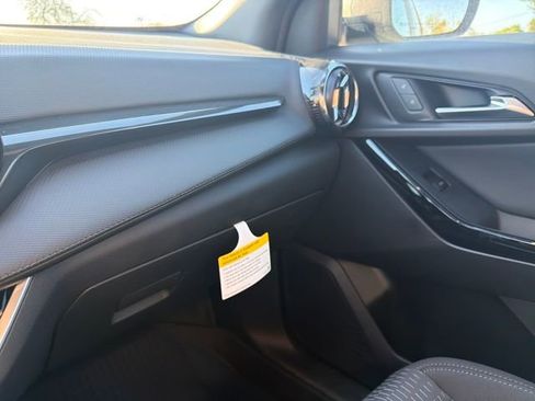 New 2026 Chevrolet Equinox LT FWD image 33