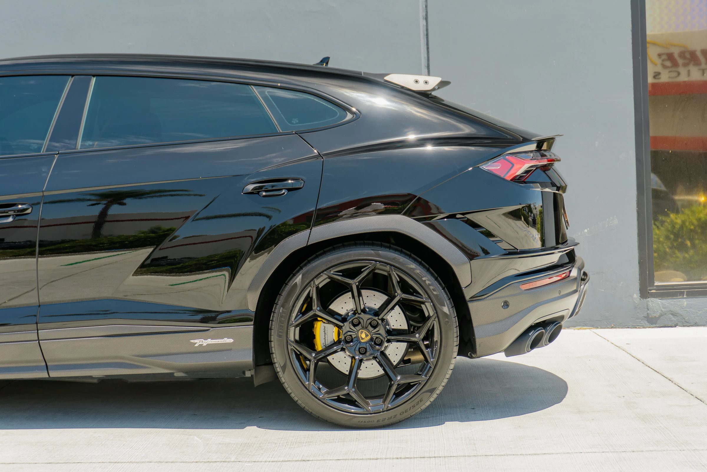 Used 2024 Lamborghini Urus Performante AWD/4WD image 22