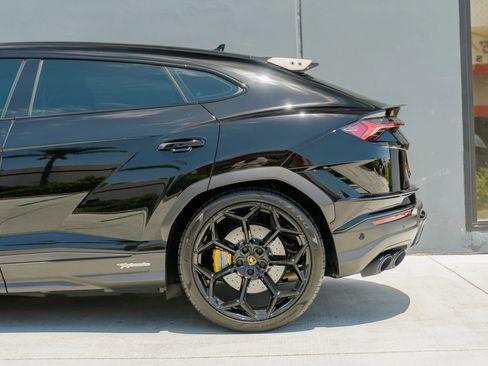 Used 2024 Lamborghini Urus Performante AWD/4WD image 22
