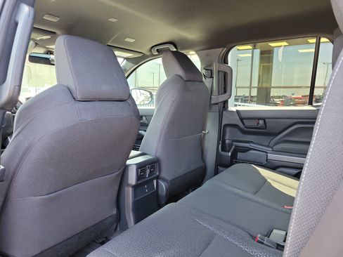 Used 2025 Toyota 4Runner SR5 AWD/4WD image 14