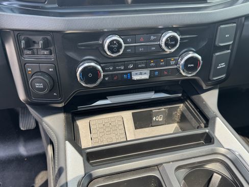 Used 2025 Ford F450 Platinum w/ FX4 Off-Road Package AWD/4WD image 33