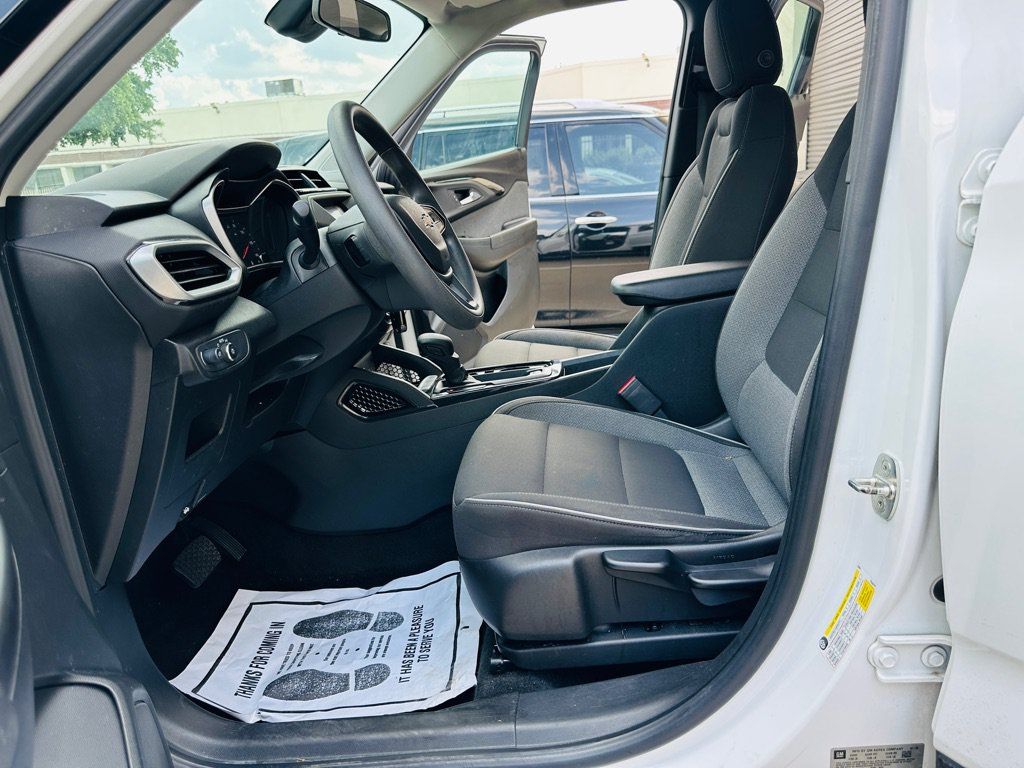 Used 2021 Chevrolet TrailBlazer LS FWD image 15