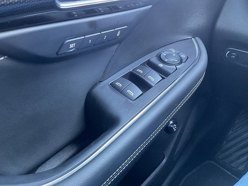 Used 2021 Buick Envision Essence image 25