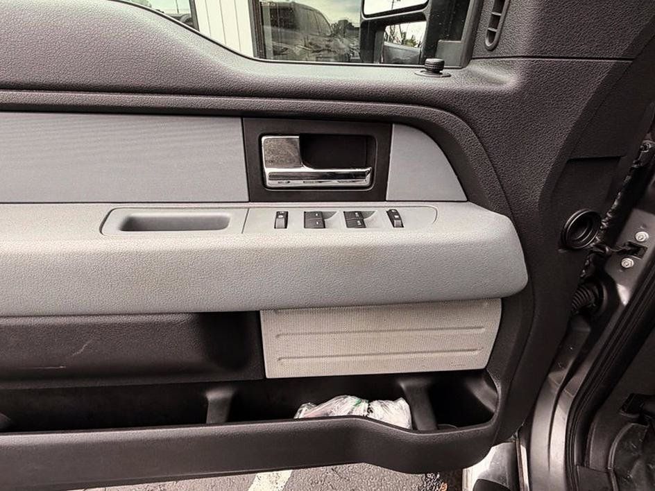 Used 2014 Ford F150 XLT w/ Equipment Group 302A Luxury AWD/4WD image 11