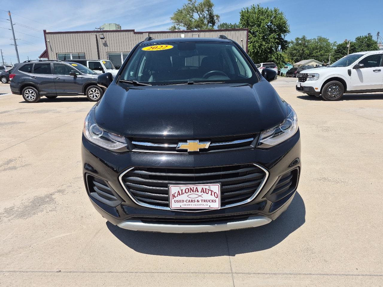Used 2022 Chevrolet Trax LT w/ Driver Confidence Package AWD/4WD image 2