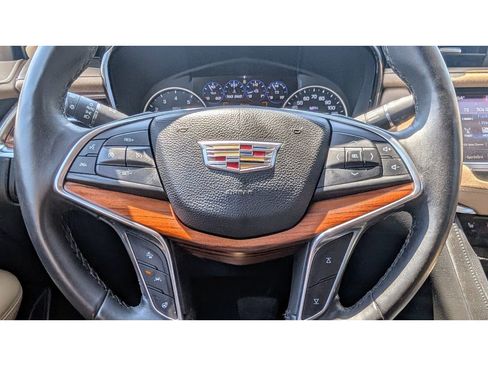 Used 2017 Cadillac XT5 Platinum image 18