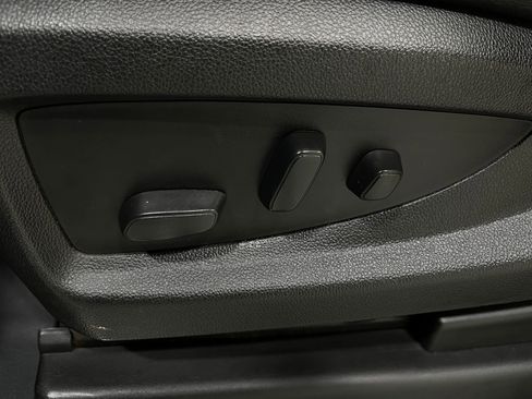 Used 2018 Chevrolet Suburban Premier image 18