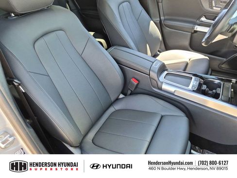 Used 2026 Mercedes-Benz GLB 250 image 21