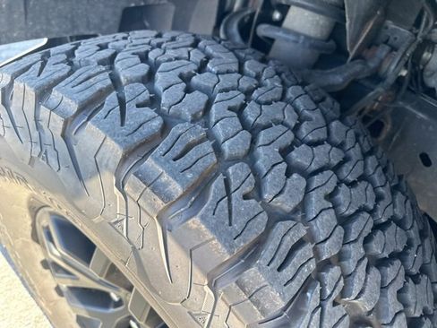 Used 2017 Ford F150 Raptor w/ Equipment Group 801A Mid image 9