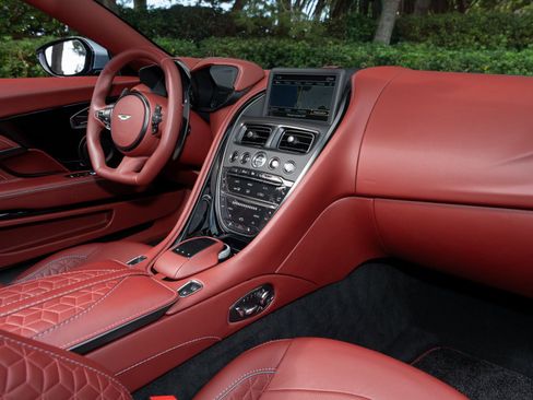 Used 2021 Aston Martin DBS Superleggera Volante image 17