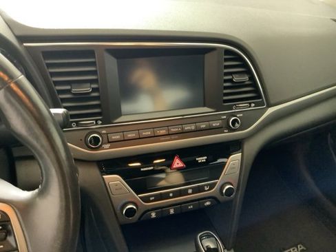 Used 2017 Hyundai Elantra Value Edition w/ Cargo Package image 25