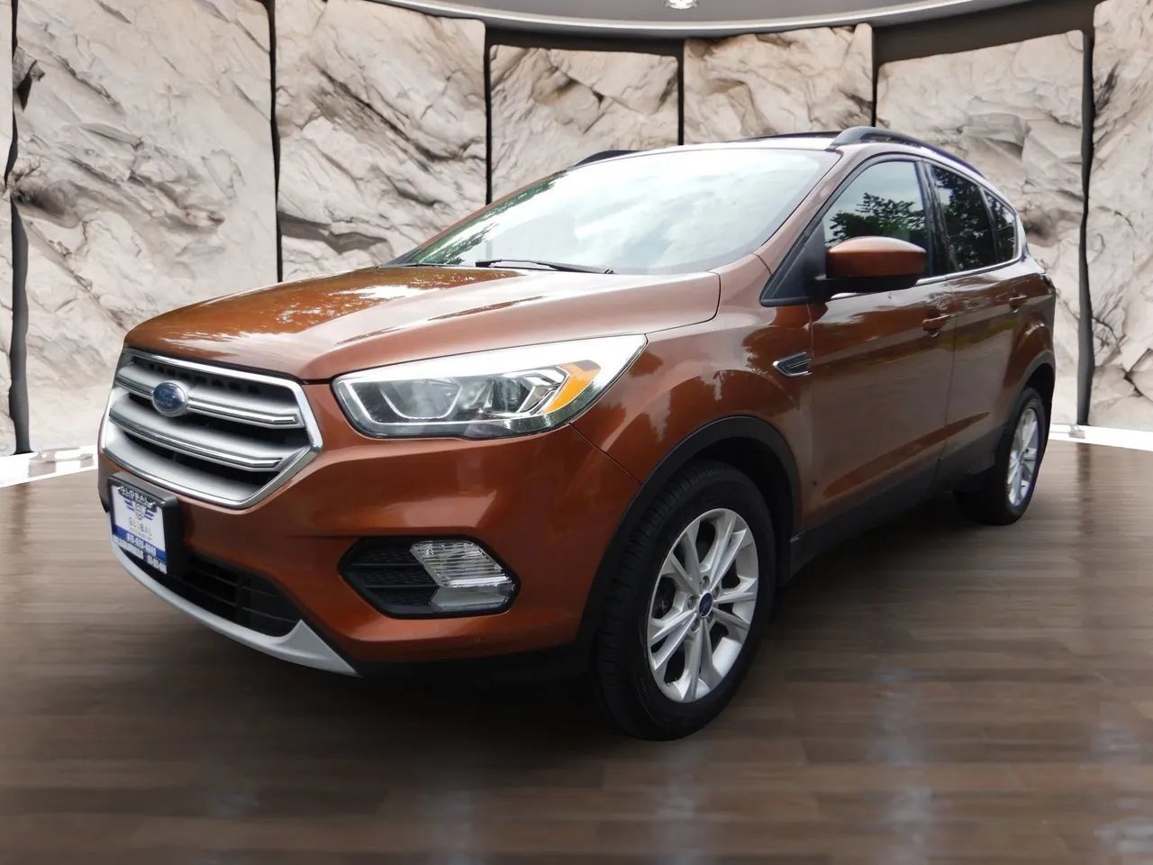 Used 2017 Ford Escape SE w/ Equipment Group 201A AWD/4WD image 1