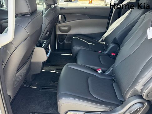New 2026 Kia Carnival EX image 11