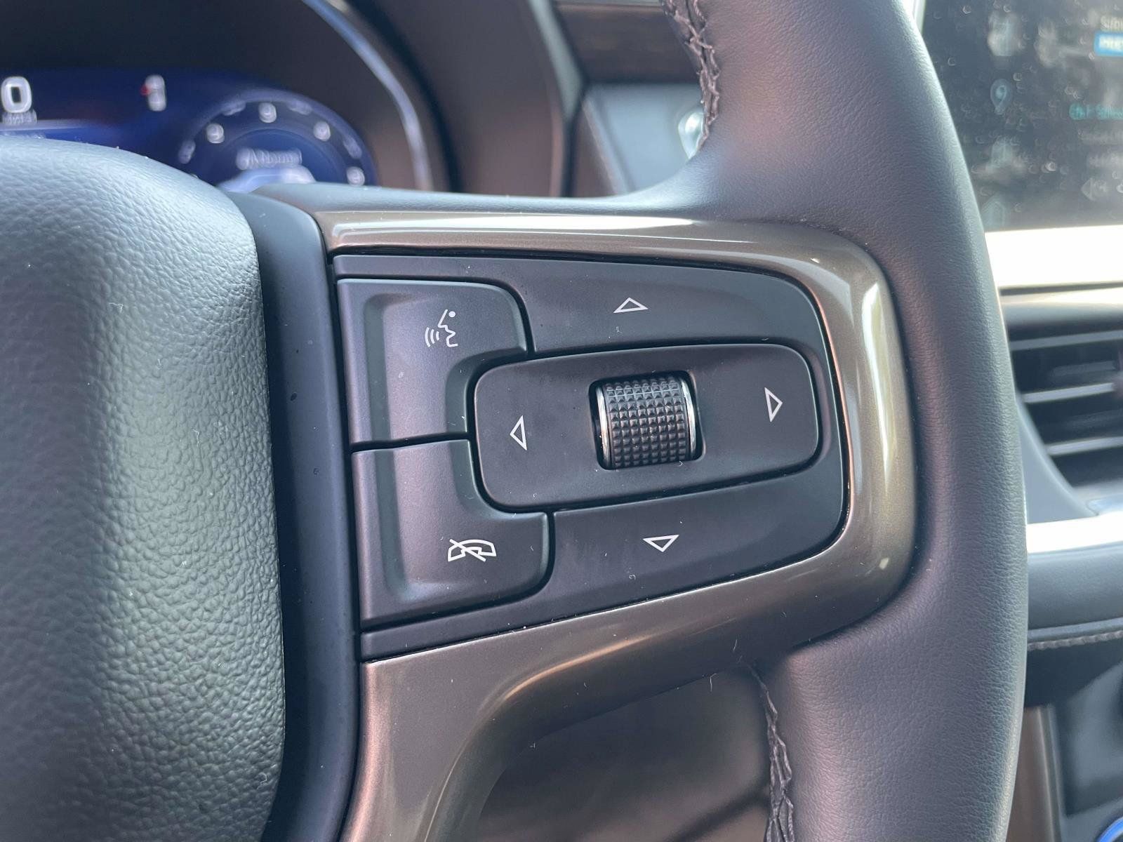 Used 2024 Chevrolet Tahoe High Country RWD image 9