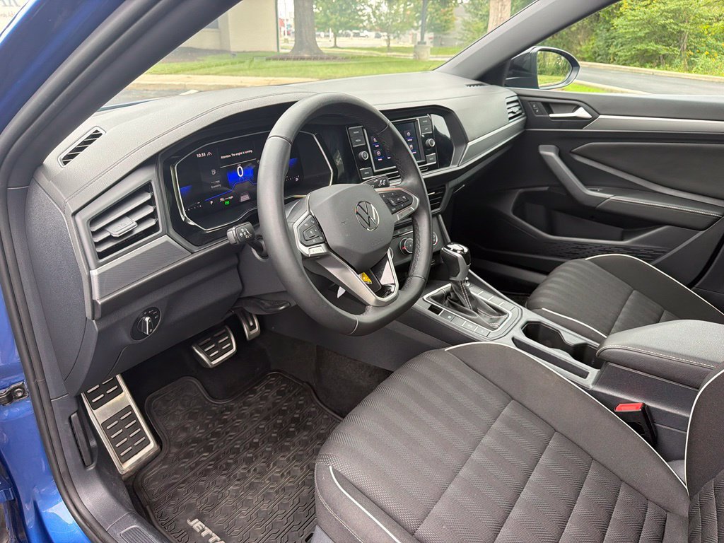 Used 2024 Volkswagen Jetta Sport FWD image 4