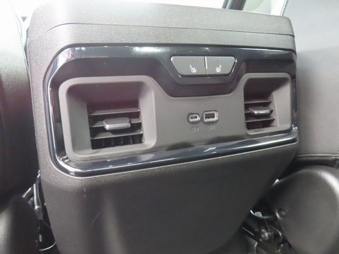 Used 2025 GMC Sierra 2500 AT4 w/ AT4 Premium Plus Package image 11