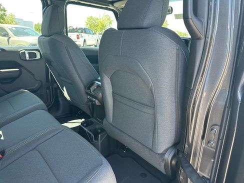 New 2025 Jeep Gladiator Sport image 49