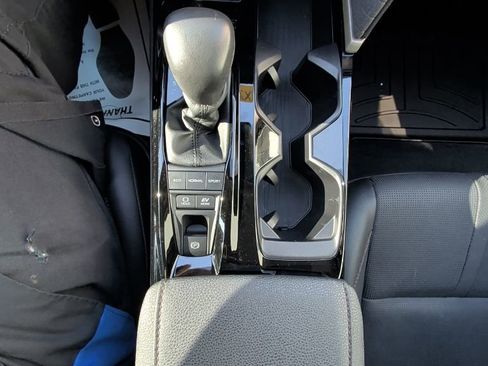 Used 2025 Toyota Camry XLE image 24