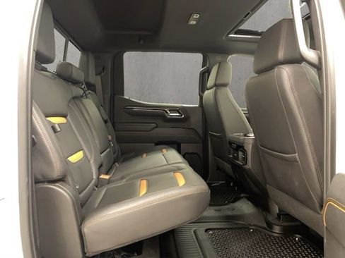 Used 2024 GMC Sierra 1500 AT4 w/ Technology Package image 24