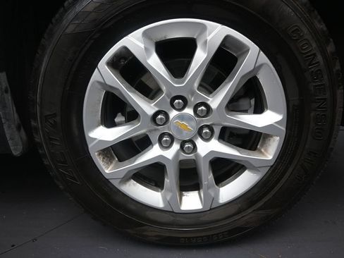 Used 2021 Chevrolet Traverse LS FWD image 10