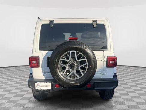 Used 2025 Jeep Wrangler Unlimited Sahara AWD/4WD image 6