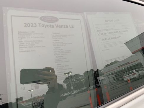 Used 2023 Toyota Venza LE image 36