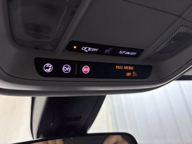 Used 2021 Chevrolet Traverse LT FWD image 35