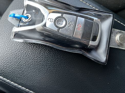 Used 2018 Ford Fusion SE image 32