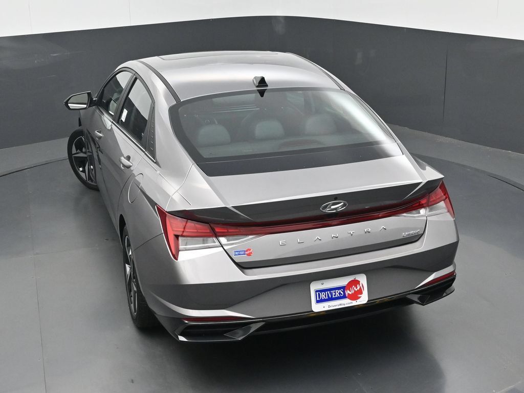 Used 2022 Hyundai Elantra Limited FWD image 34