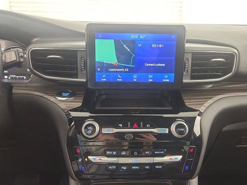 Used 2022 Ford Explorer Limited w/ Equipment Group 301A image 12