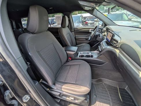 Used 2020 Ford Explorer XLT w/ Comfort Package AWD/4WD image 21