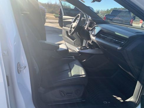 Used 2023 Audi Q4 e-tron Premium Plus w/ Premium Plus image 16